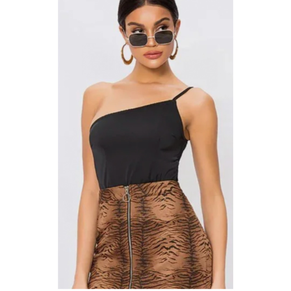 Superdown Revolve Rubi One Shoulder Black Cami Top Sz S Festival Boho Concert C3